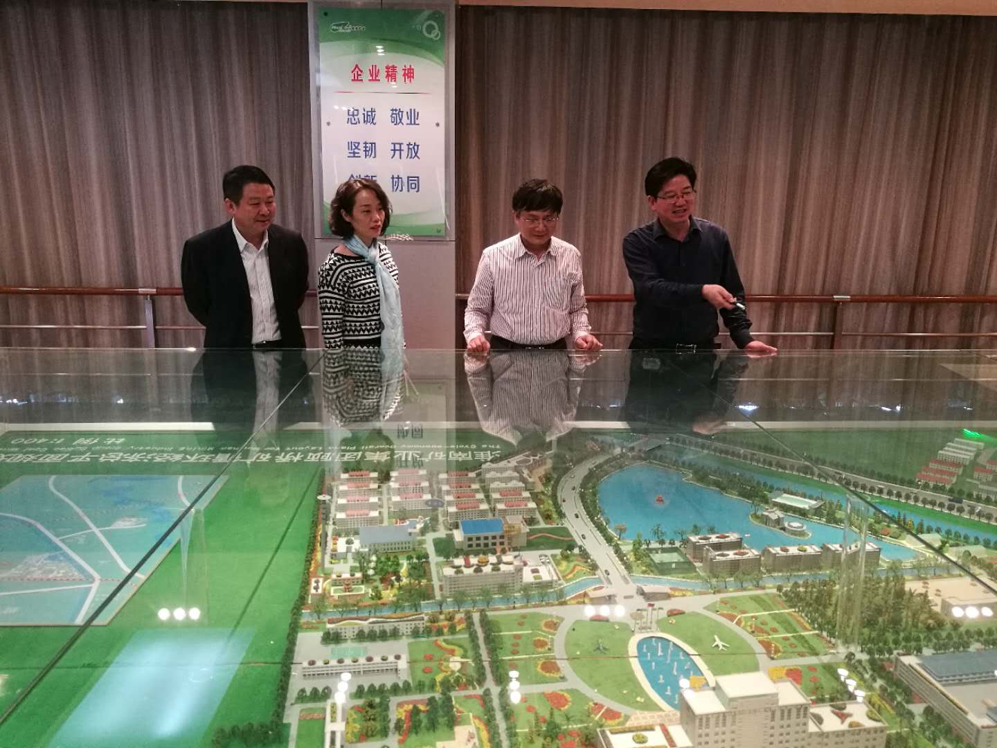 参观顾桥矿
